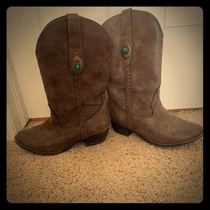 Cowboy boots size 9 brown with faux turquoise